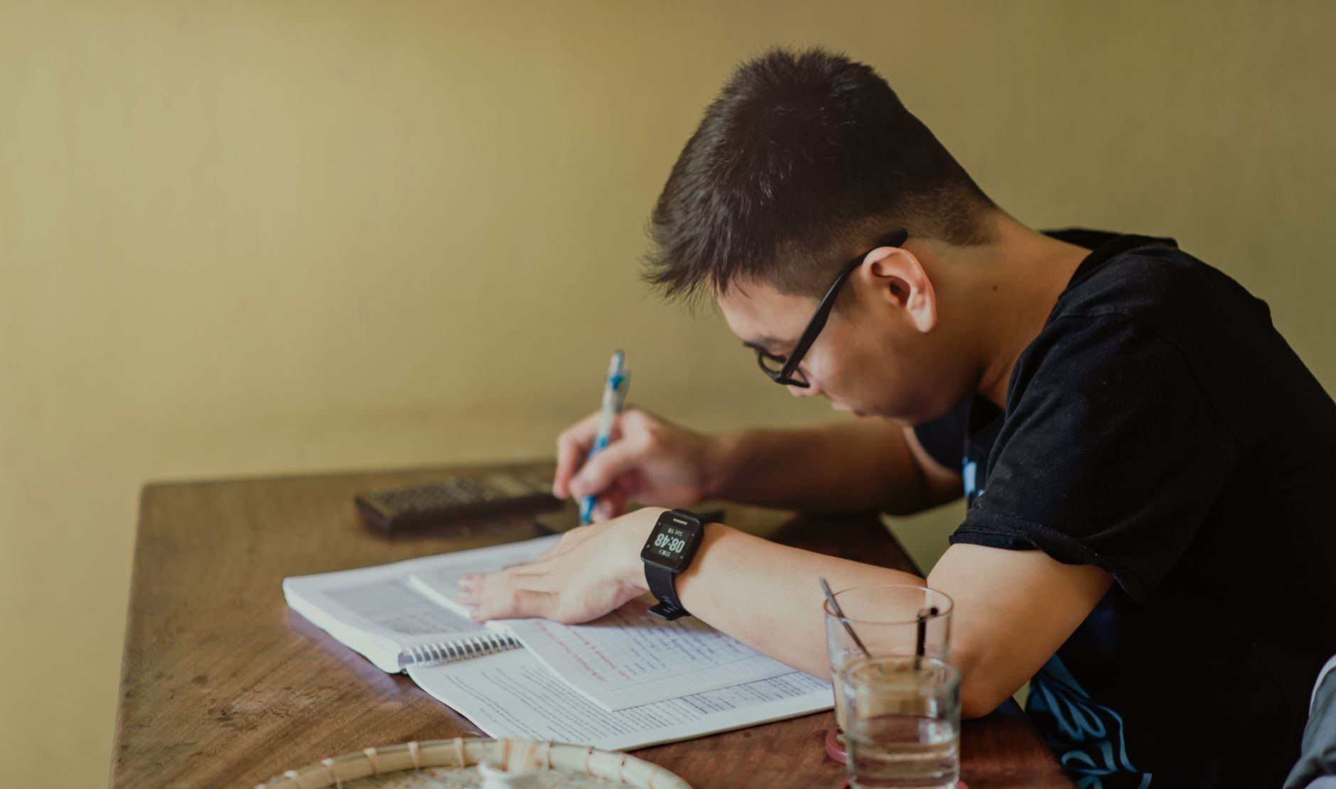 萨里大学 admission requirements