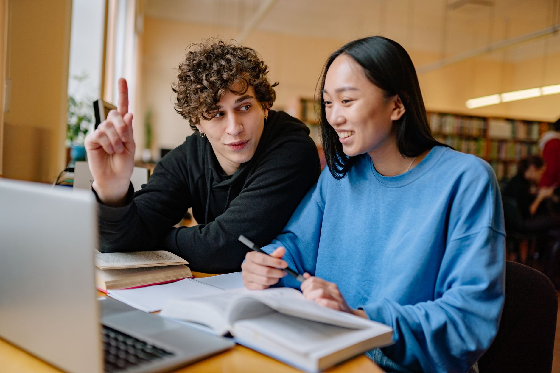 Queen’s University Belfast 2026 Guide: Why This Russell Group University Deserves a Spot on Your UCAS List