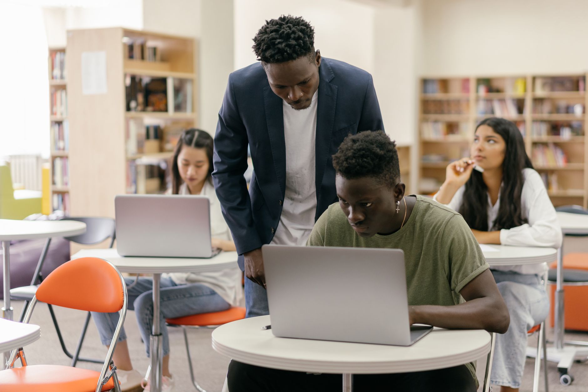 University of East London (UEL) 2026 Guide: Admission, Fees & Rankings