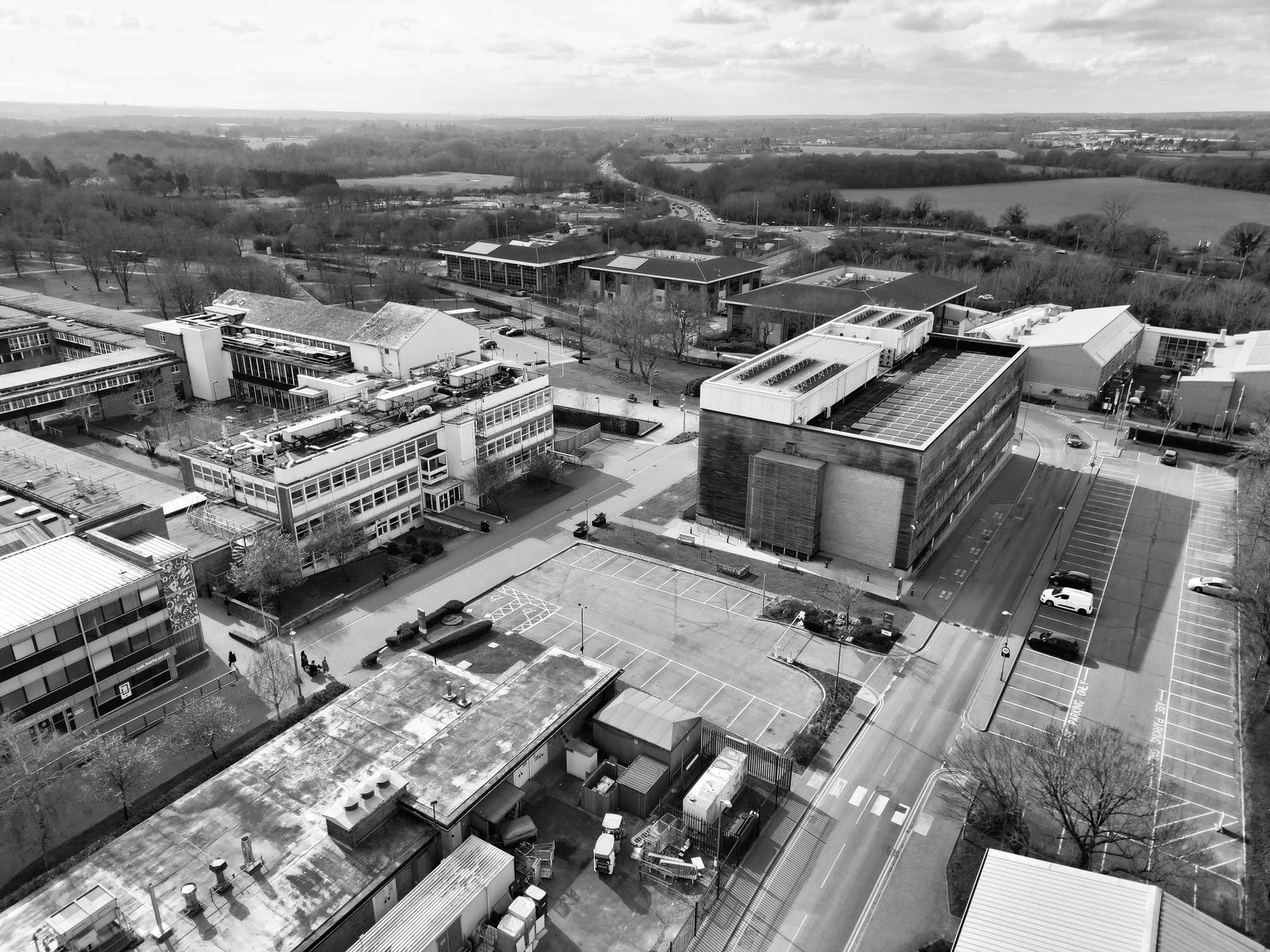 University of Hertfordshire 2026 Guide: Admission, Fees & Rankings for International Students
