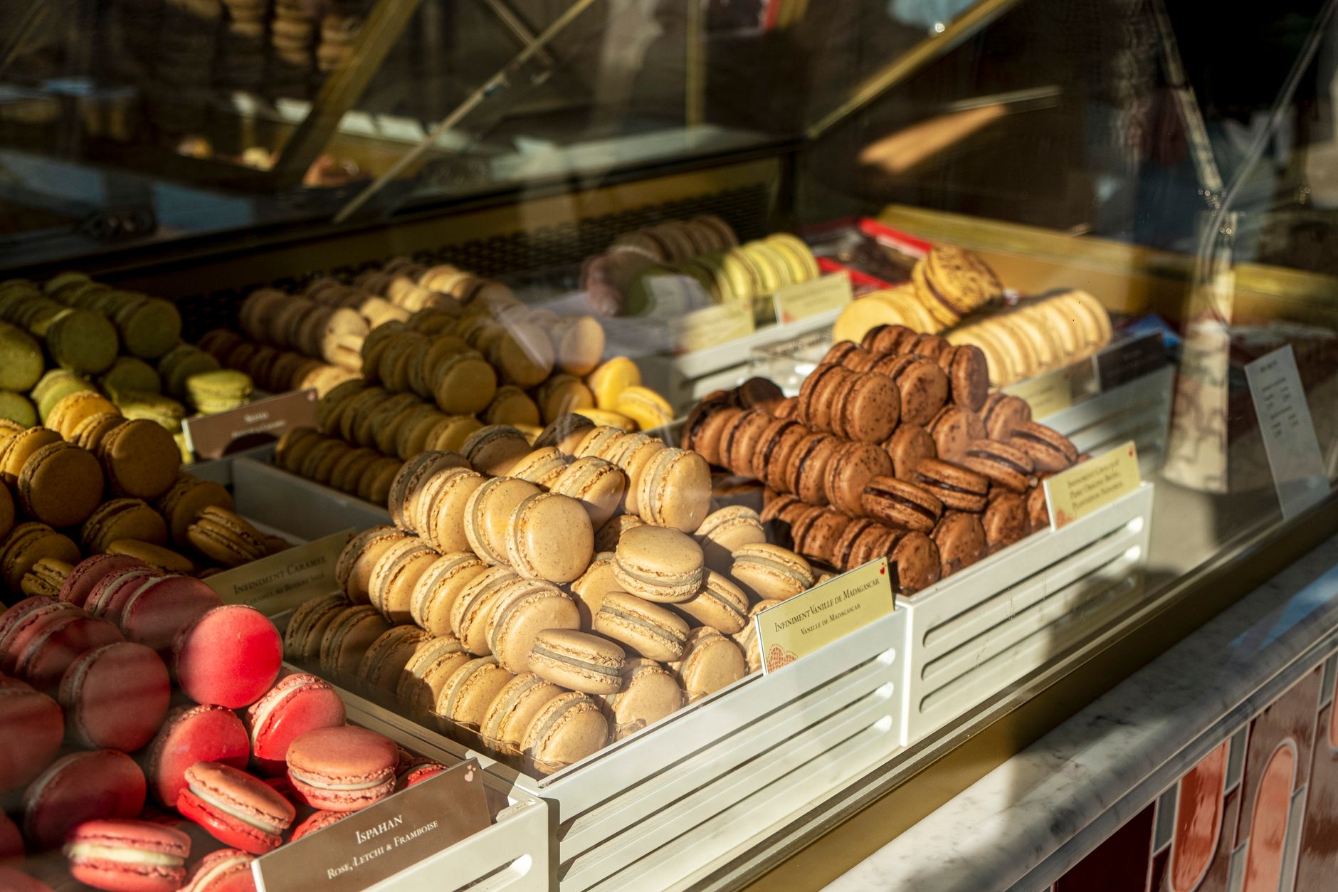 A French pâtisserie window display